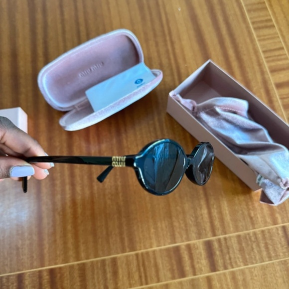 Sunglasses Miu Miu - Picture 5 of 7
